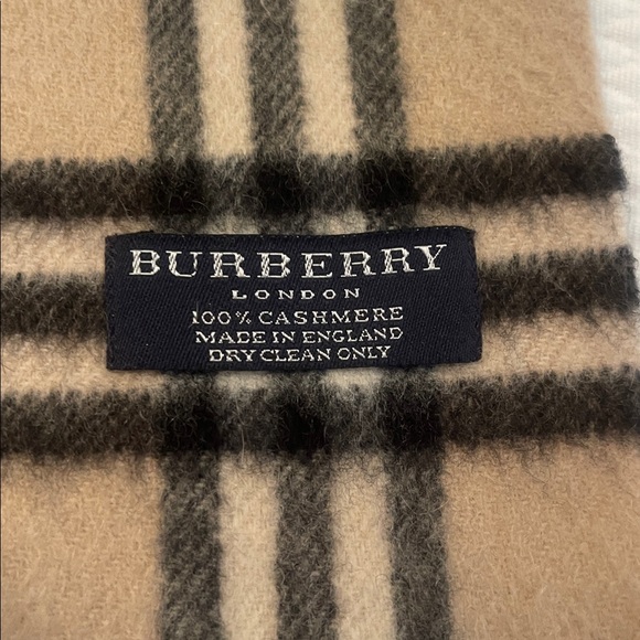 Burberry Classic Tan Check Scarf - Picture 2 of 2